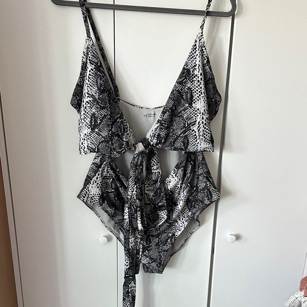 Aerie Black and White One Piece Swimsuit